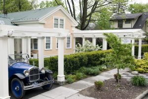 photo of main house exterior
